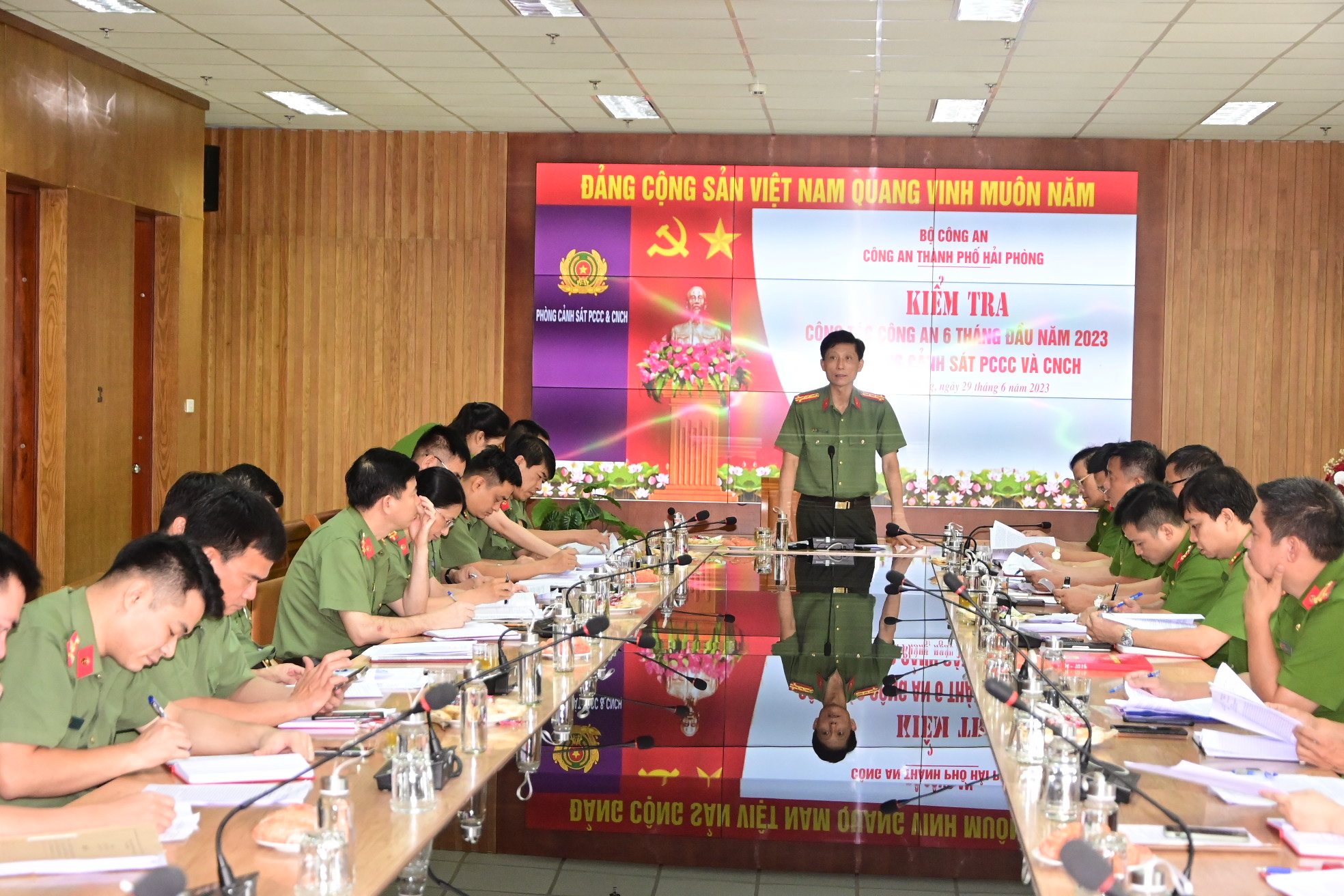 Kiểm tra công tác 6 tháng đầu năm tại Phòng Cảnh sát PCCC và CNCH